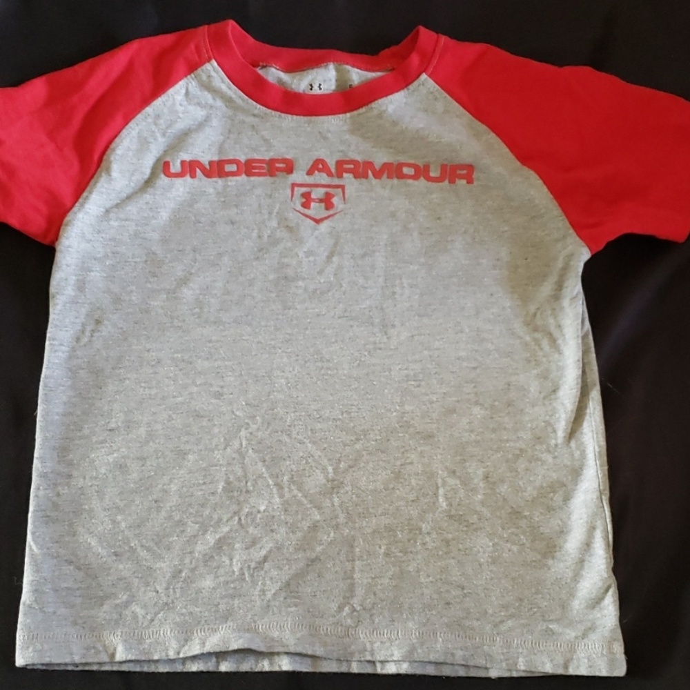 Boys Under Armour tshirt